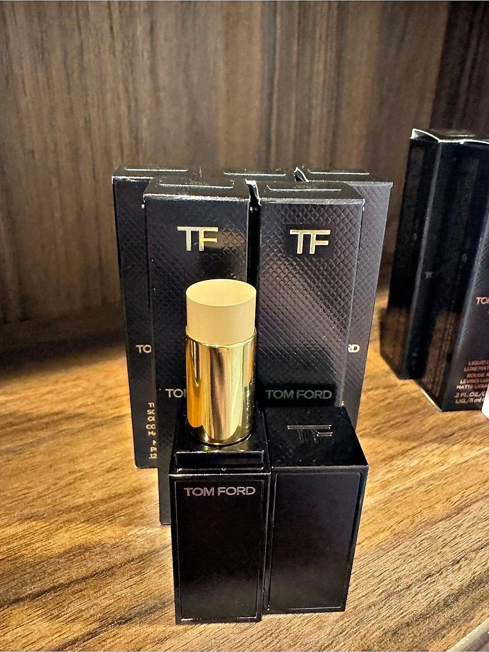 Tom Ford Traceless Soft Matte Concealer 2W1 Taupe